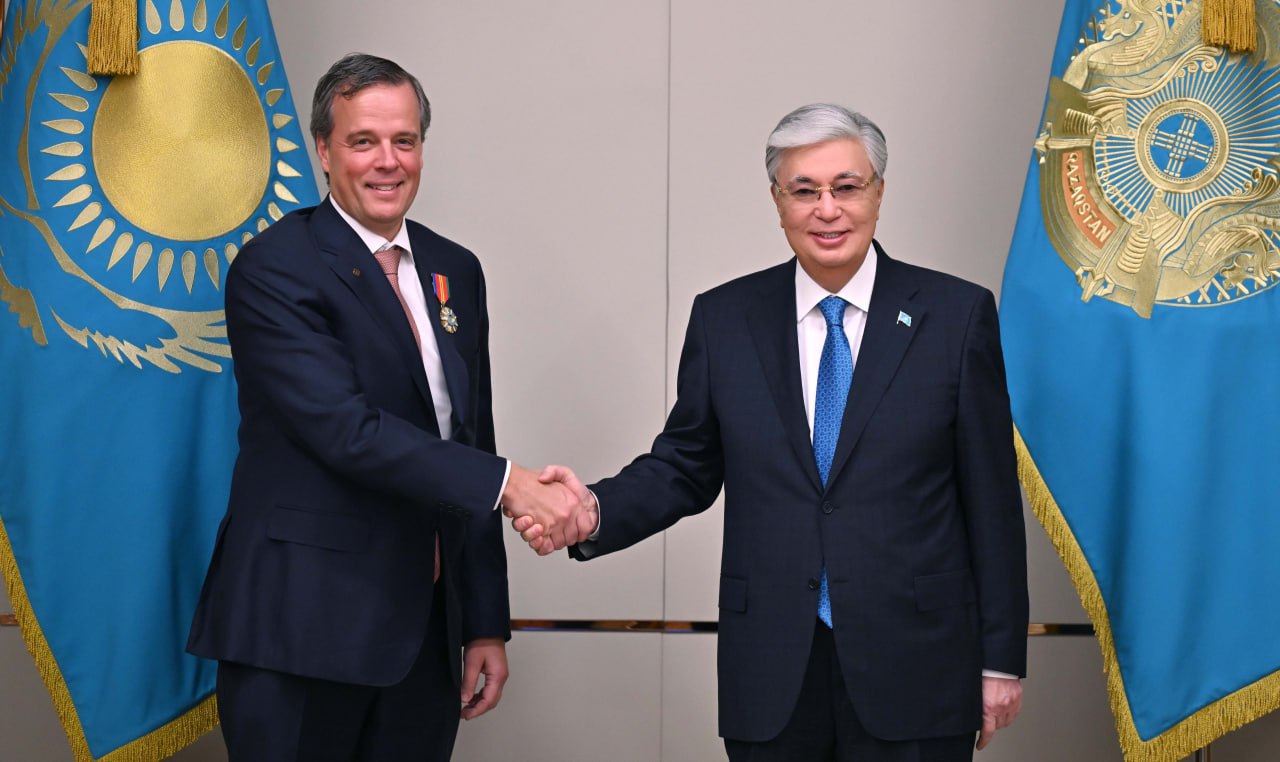 پرەزيدەنت ەكىجاقتى كەزدەسۋلەر وتكىزدى