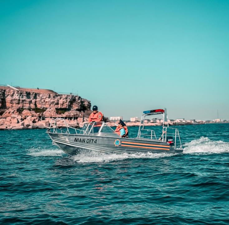 كاسپي تەڭىزىنىڭ جاعالاۋىندا ءموبيلدى بەكەتتەر ورناتىلدى