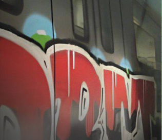 استانادا بەلگىسىز بىرەۋلەر LRT ۆاگوندارىنا سۋرەت سالىپ كەتكەن