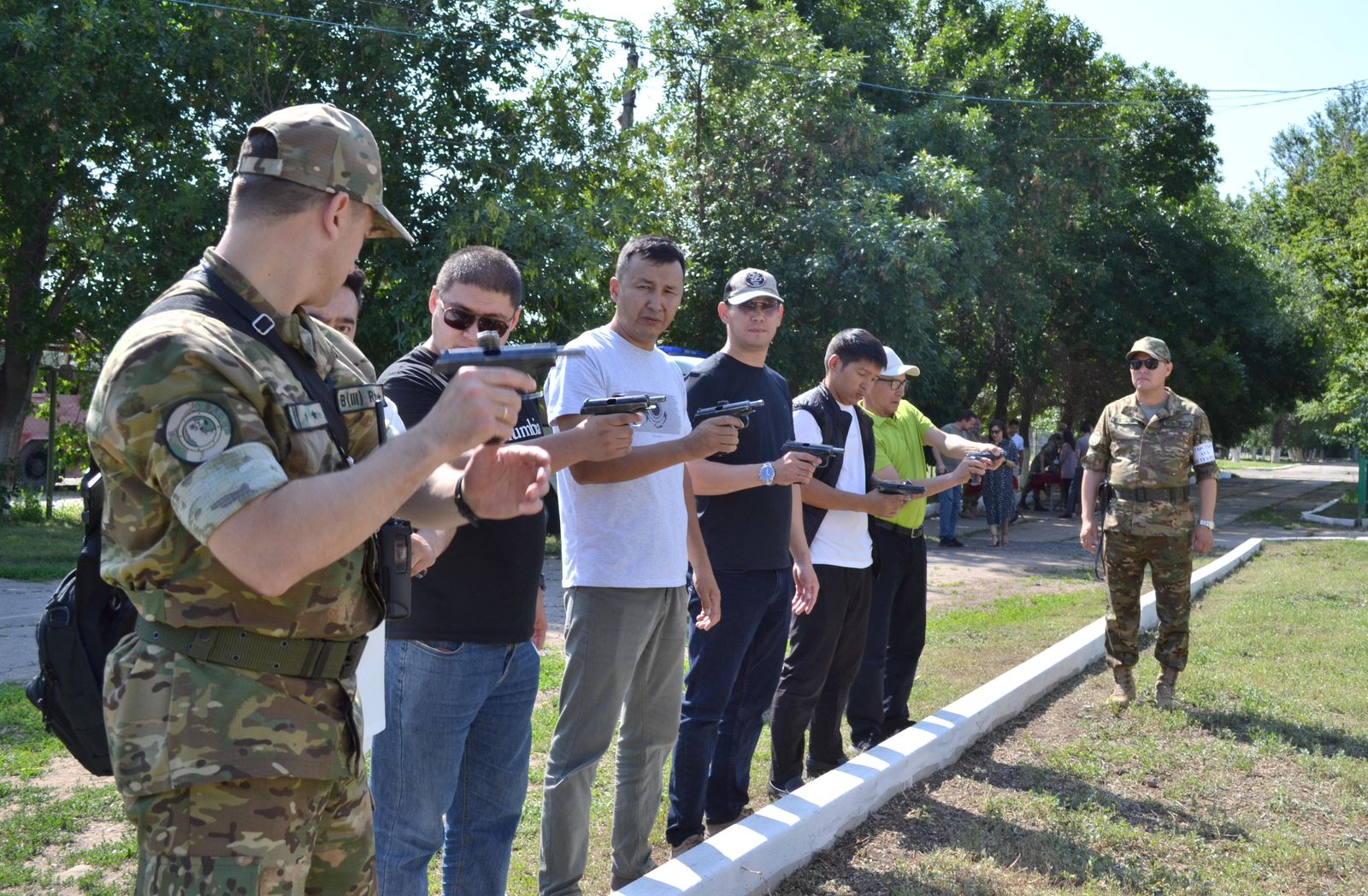 بقو تىلشىلەرى تاپانشا اتىپ جارىستى