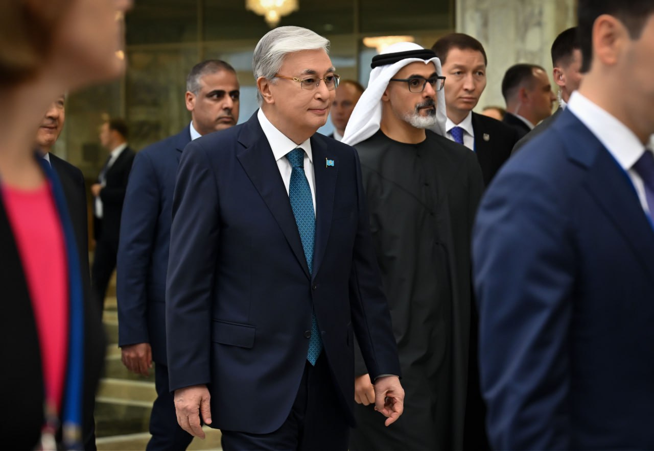 مەملەكەت باسشىسى ابۋ ءدابيدىڭ تاق مۇراگەرىمەن جۇزدەستى