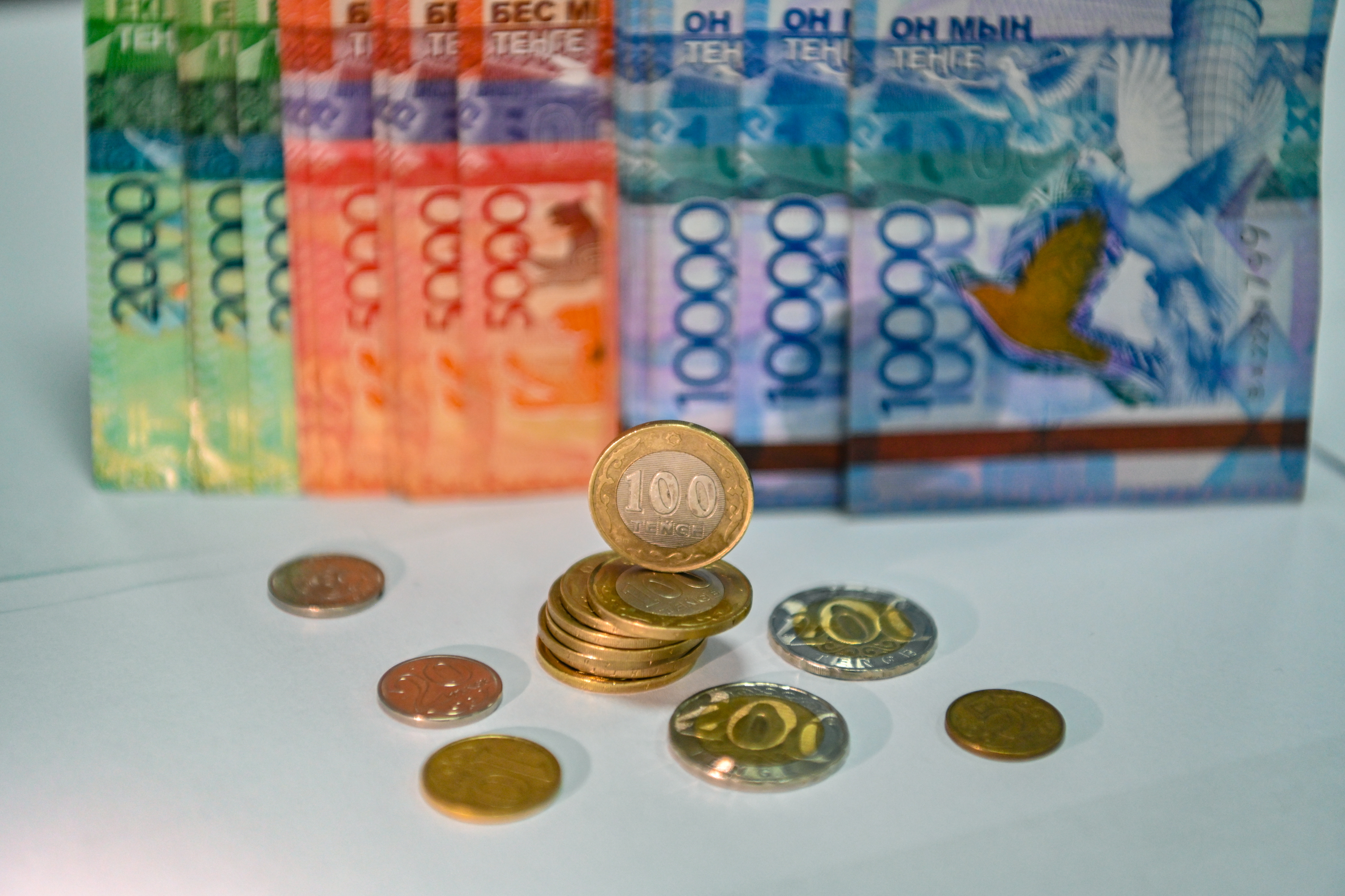 اتىراۋدا 6 ايدا تۇتىنۋشىلاردىڭ 24,6 ملن تەڭگەسى قايتارىلدى