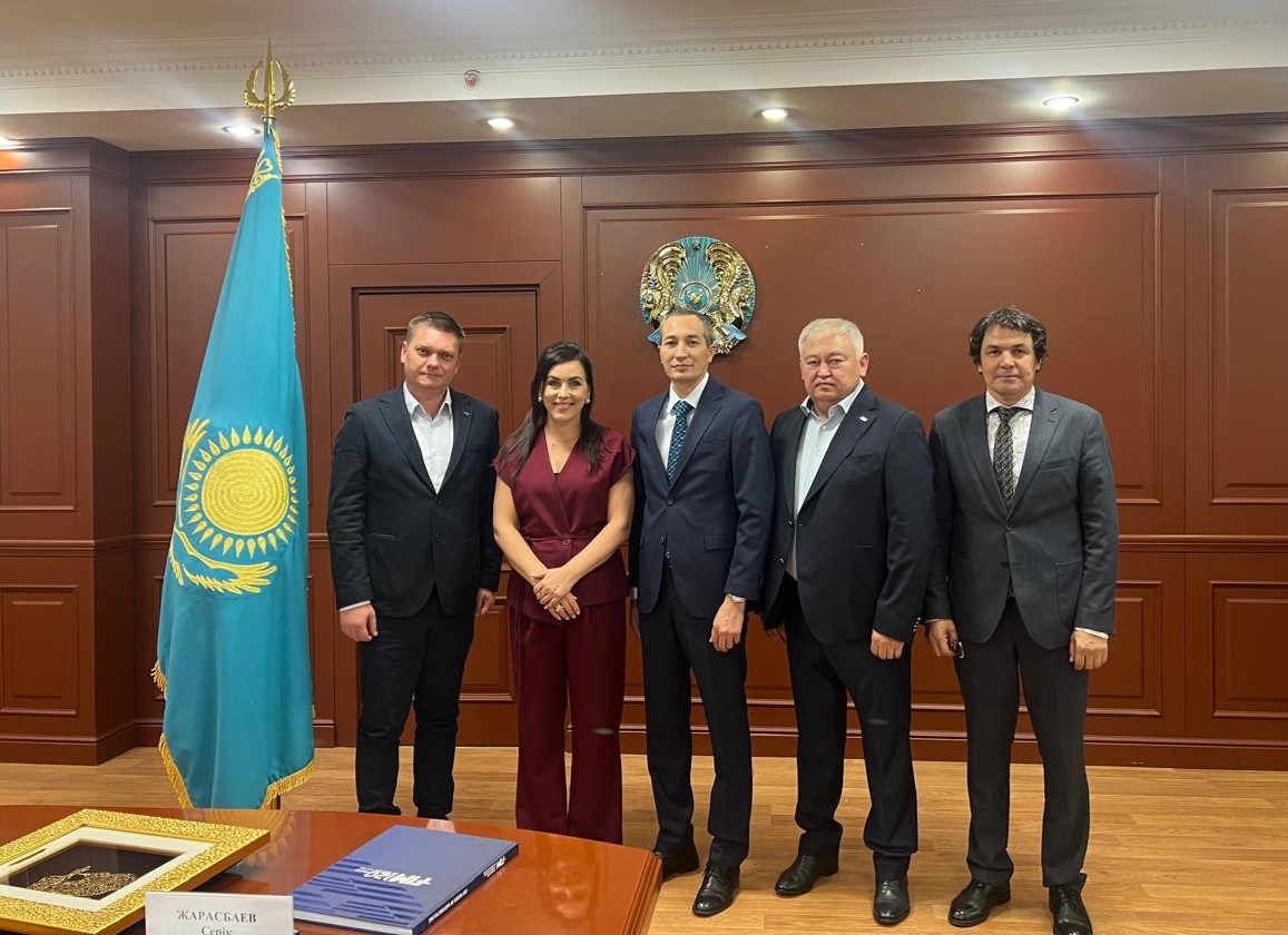 FIM وكىلى نيتا كورحونەن استاناعا رەسمي ساپارمەن كەلدى