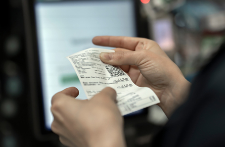 چەك سۇراسا, اقشا قايتادى