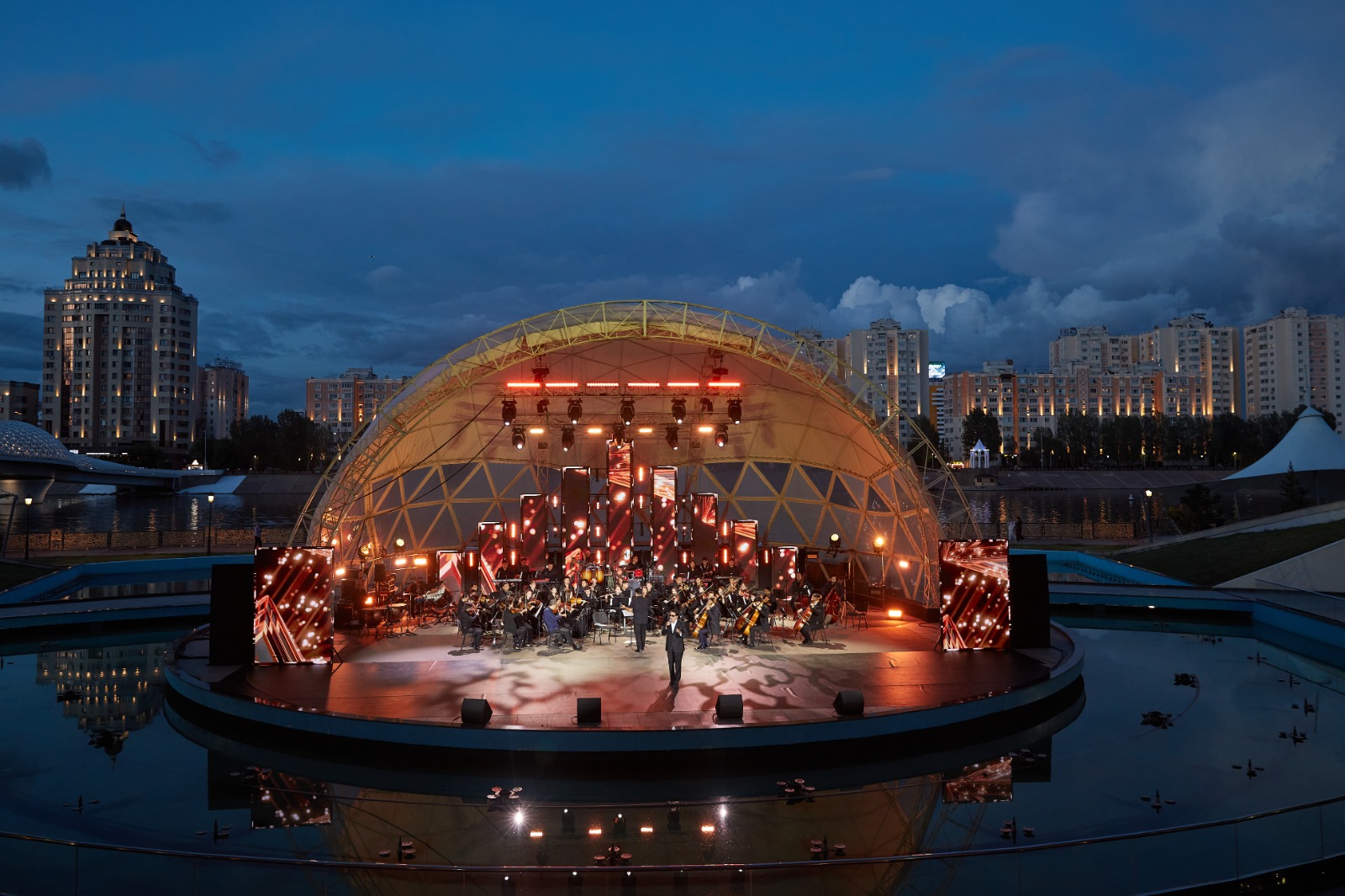 «قازاقكونتسەرت» كەزەكتى  كونتسەرتتىك ماۋسىمىن اياقتادى