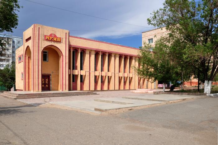 سۇتەمگەن سالعان سوقپاقپەن