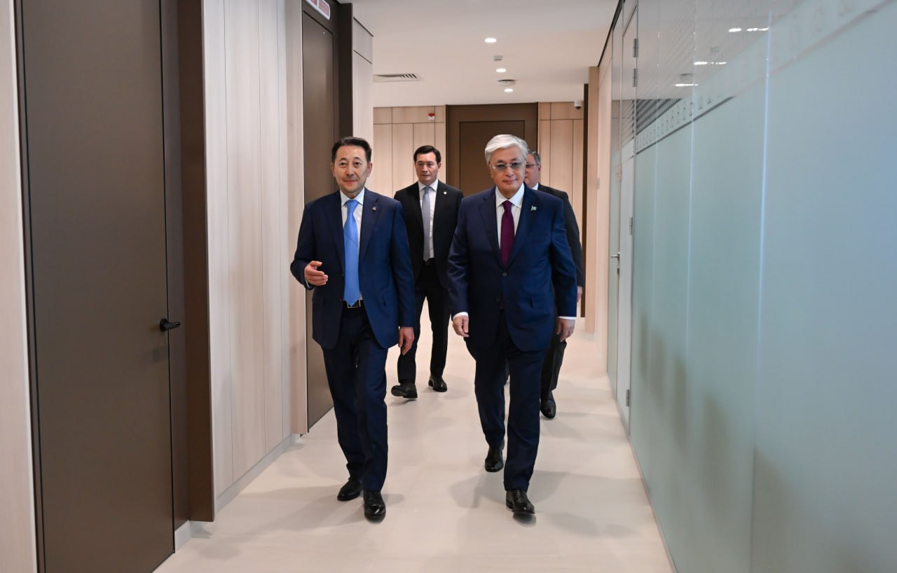 مەملەكەت باسشىسى استاناداعى اوسشك شتاب-پاتەرىنە باردى