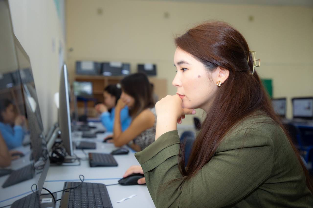 «كەلەشەك مەكتەپتەرىنە» جاس پەداگوگتەردى ىرىكتەۋ جالعاسىپ جاتىر