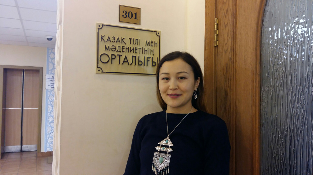 قازاق ءتىلىنىڭ قارلىعاشى...