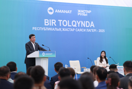 پرەزيدەنت جۇمىسشى جاستاردى قولداۋ ماسەلەسىنە ەرەكشە كوڭىل بولەدى – قوشانوۆ