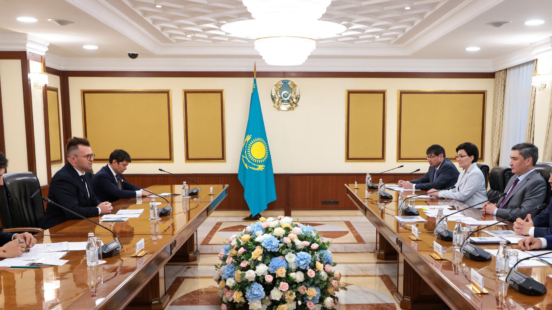 ۇكىمەتتە تسيفرلىق سەرۆيستەردى دامىتۋ ماسەلەسى تالقىلاندى