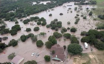 تەحاستاعى سۋ تاسقىنى سالدارىنان 100-دەن استام ادام قازا تاپتى