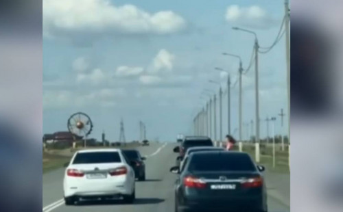 ەكىباستۇزدا توي اۆتوكورتەجى ءتارتىپ بۇزعان