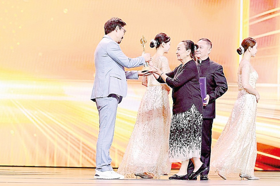 قاجى­باەۆ – «ۇزدىك اكتەر»