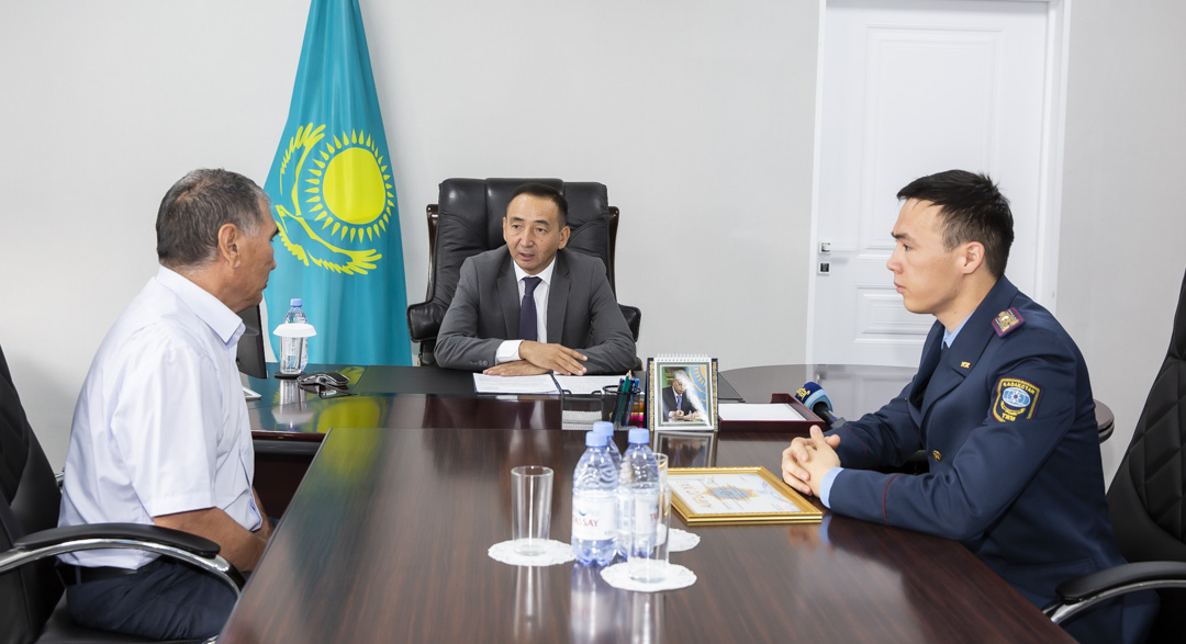 ون جاسار بالانى يتتەن قۇتقارعان ازاماتقا قۇرمەت كورسەتىلدى