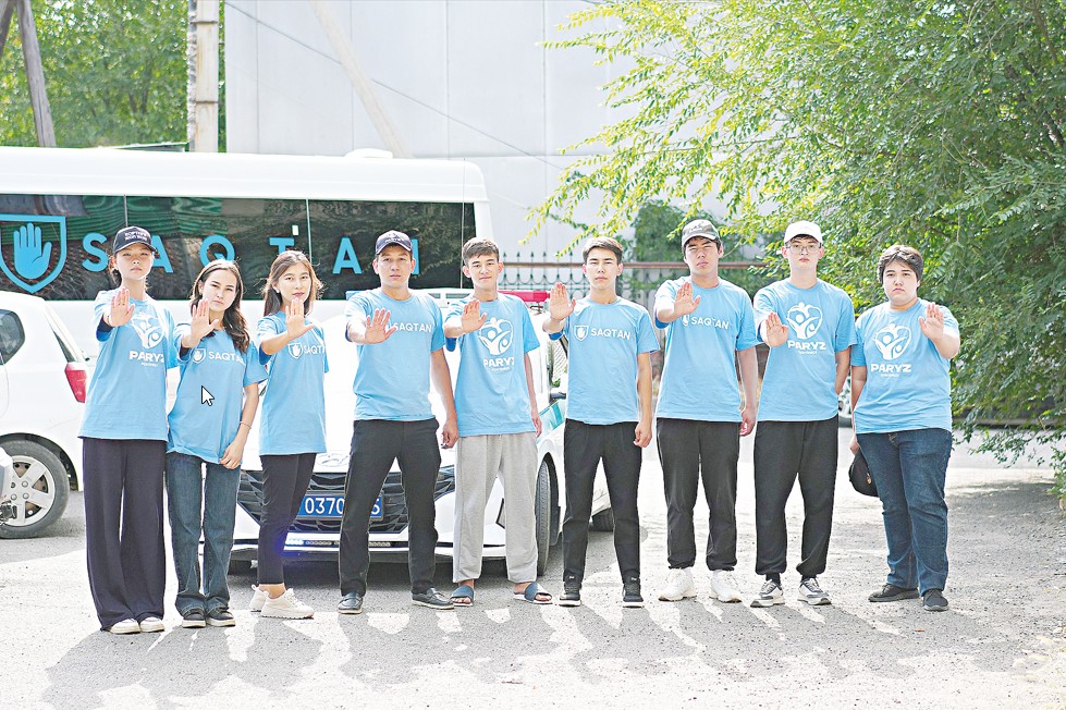 كۇماندى سىلتەمەدەن اباي بولىڭىز!