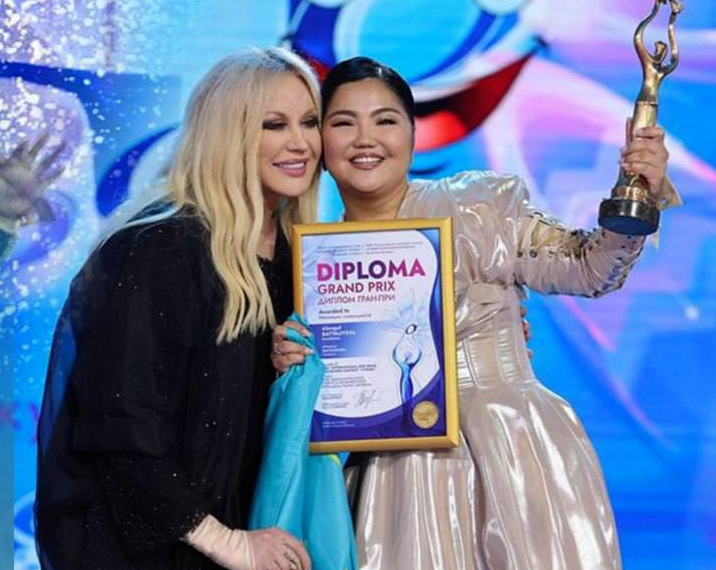 قازاقستاندىق ءانشى «سلاۆيان بازارى» بايقاۋىندا گران-پري يەلەندى