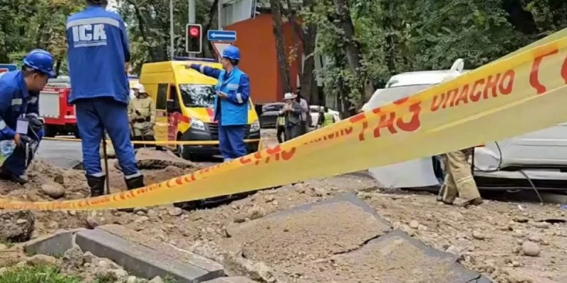 الماتىدا گاز قۇبىرى جارىلىپ, ەكى ادام جاراقاتتاندى