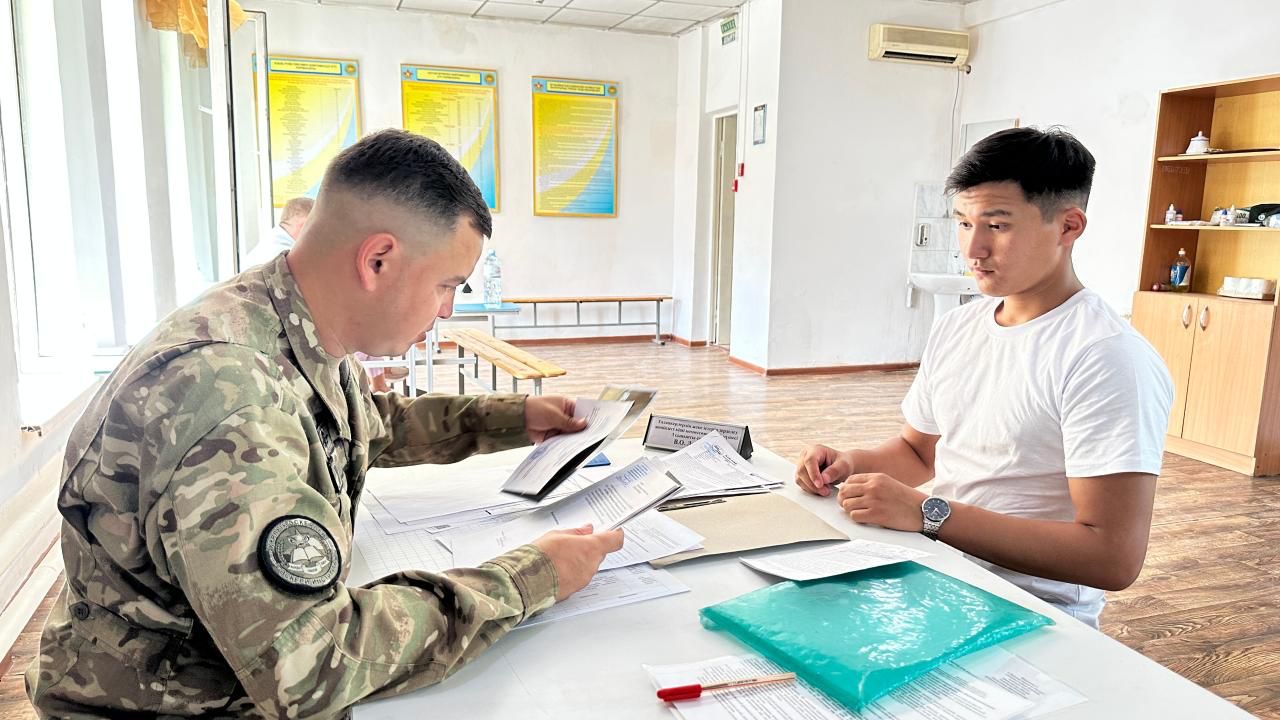 اسكەري وقۋ ورىندارىنا قۇجات قابىلداۋ باستالدى