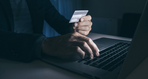 كارتا بەرسەڭىز تۇرمەگە تۇسەسىز