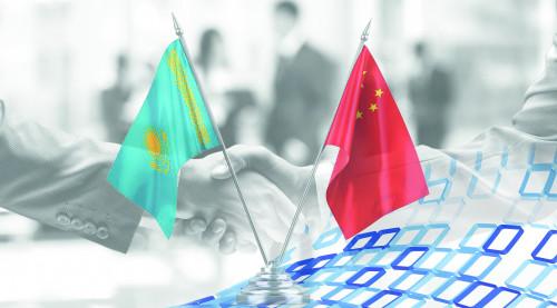 مەموراندۋمعا قول قويدى