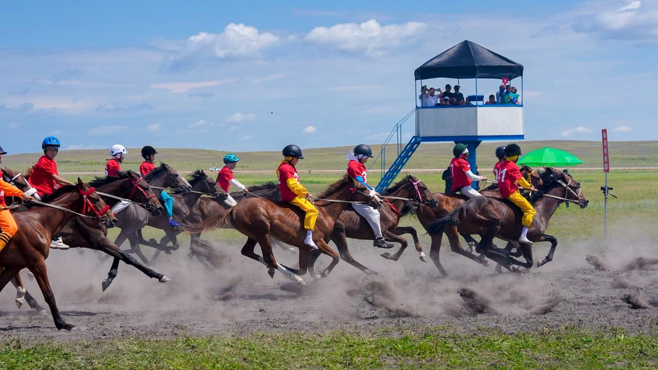 اباي – 180 جىل: مەرەيتوي اياسىندا كوكپەكتىدە وتكەن فەستيۆالگە 174 جۇيرىك, 10 مىڭ كورەرمەن جينالدى