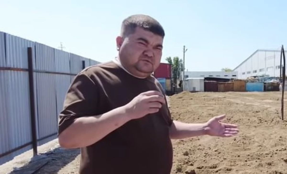 ۇقك شەندىلەردە اقشا بوپسالاعان ورالدىق بلوگەردى ۇستادى