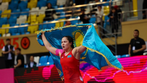 قازاقستاندىق بالۋاندار حالىقارالىق تۋرنيردە 7 جۇلدە ەنشىلەدى