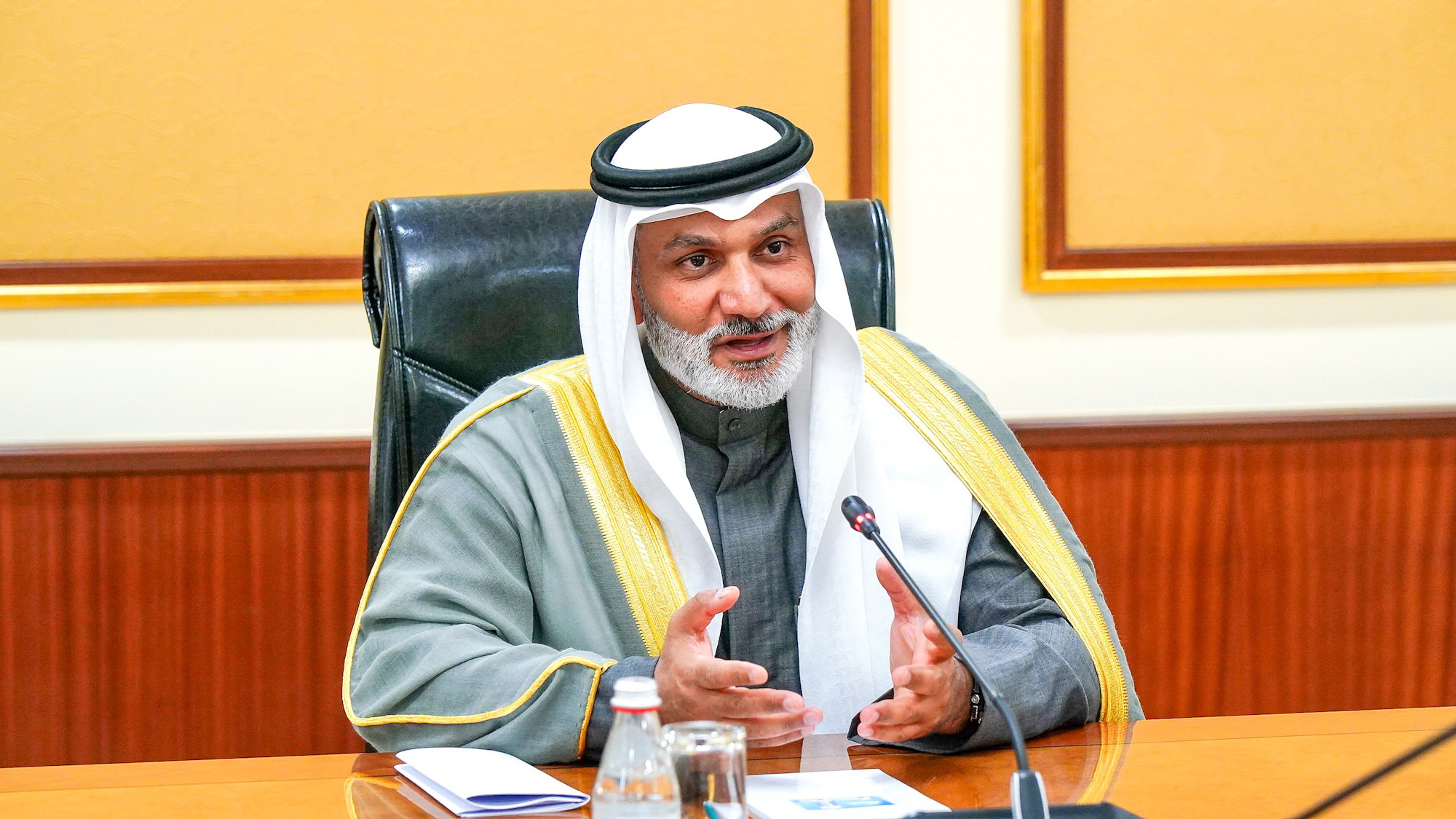 وپەك باس حاتشىسى استاناعا كەلەدى