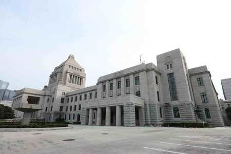 جاپونيادا رەكوردتىق كورسەتكىش: 42 ايەل دەپۋتات سايلاندى