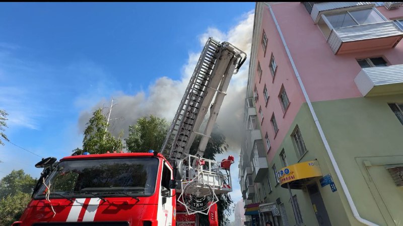 وسكەمەندە كوپپاتەرلى ءۇيدىڭ شاتىرىنان ءورت شىقتى