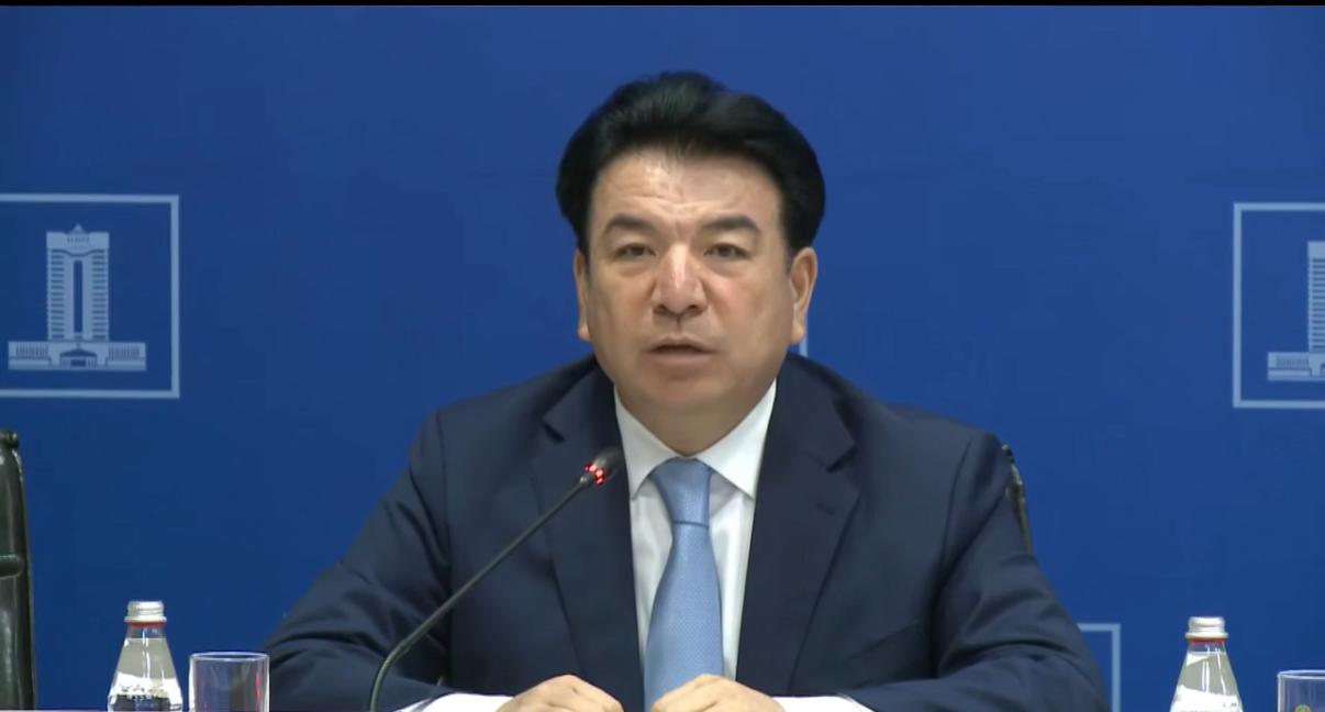 ليتسەنزياسىز مەكتەپتەردىڭ ماسەلەسى قارالىپ جاتىر - مينيستر