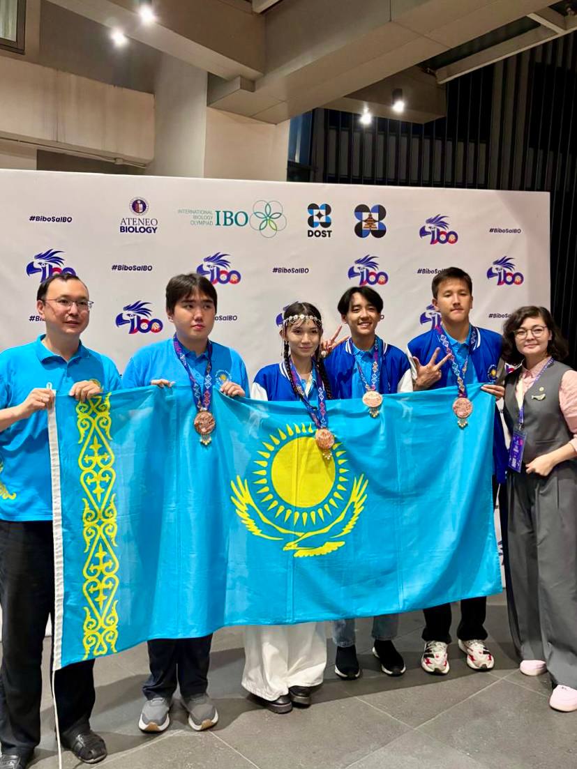 قازاقستان وقۋشىلارى الەمدەگى ەڭ بەدەلدى وليمپيادادان ءتورت قولا مەدال جەڭىپ الدى