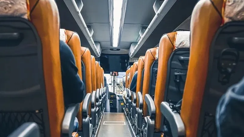 ماڭعىستاۋدا ەكسكۋرسيا كەزىندە تۋريستەر مىنگەن اۆتوبۋستان ءورت  شىققان