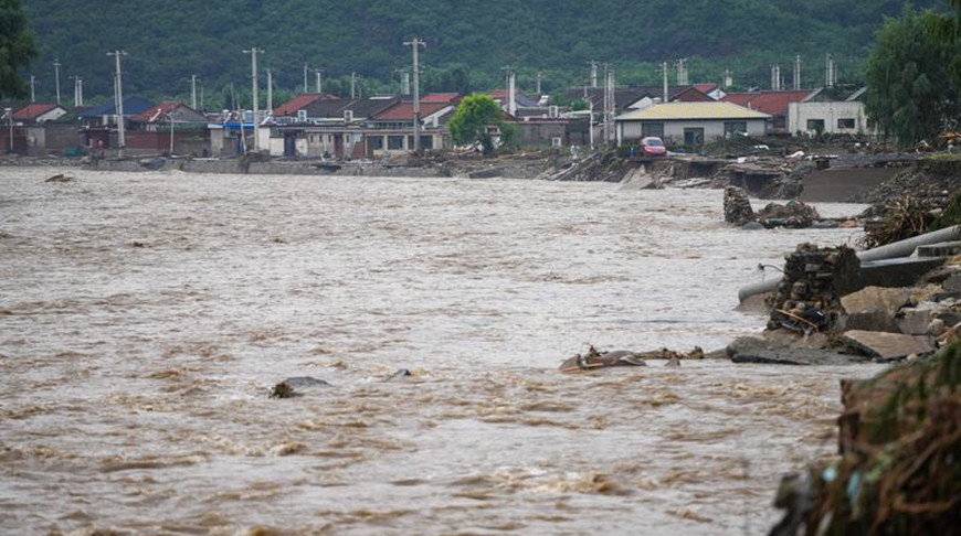 بەيجىڭدە تولاسسىز جاۋعان جاڭبىر 30 ادامنىڭ ءومىرىن قيدى
