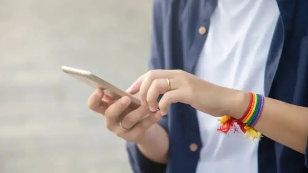 «پسيحوەموتسيونالدى تۇراقسىزدىق پەن مازاسىزدىقتىڭ ۇرپاعى»: لگبت ناسيحاتى بالالارعا قالاي اسەر ەتەدى