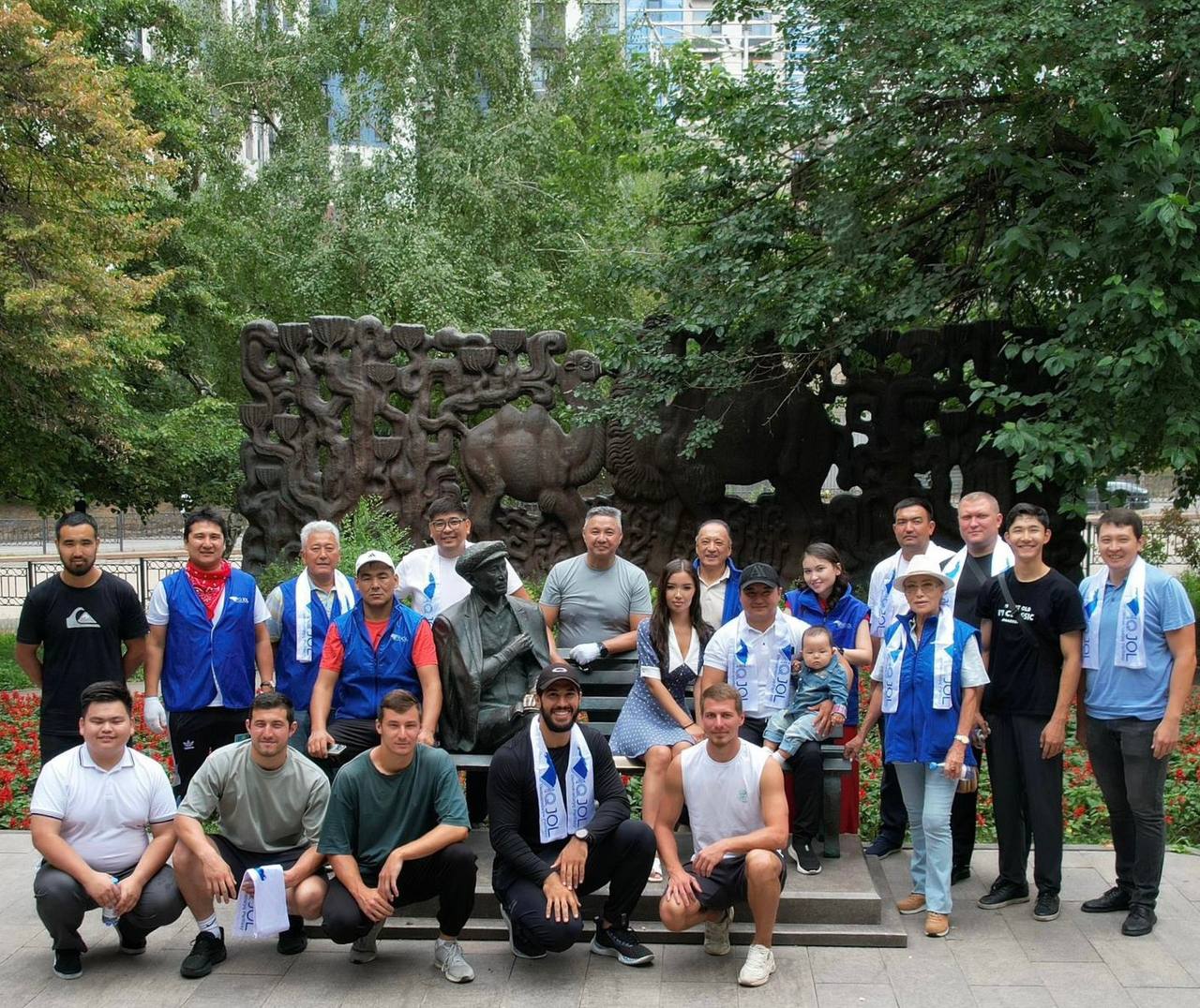 ازات پەرۋاشەۆ: «اق جول» دەمپارتياسى ەلىمىزدىڭ بارلىق وڭىرلەرىندە وتكەن سەنبىلىككە قاتىستى