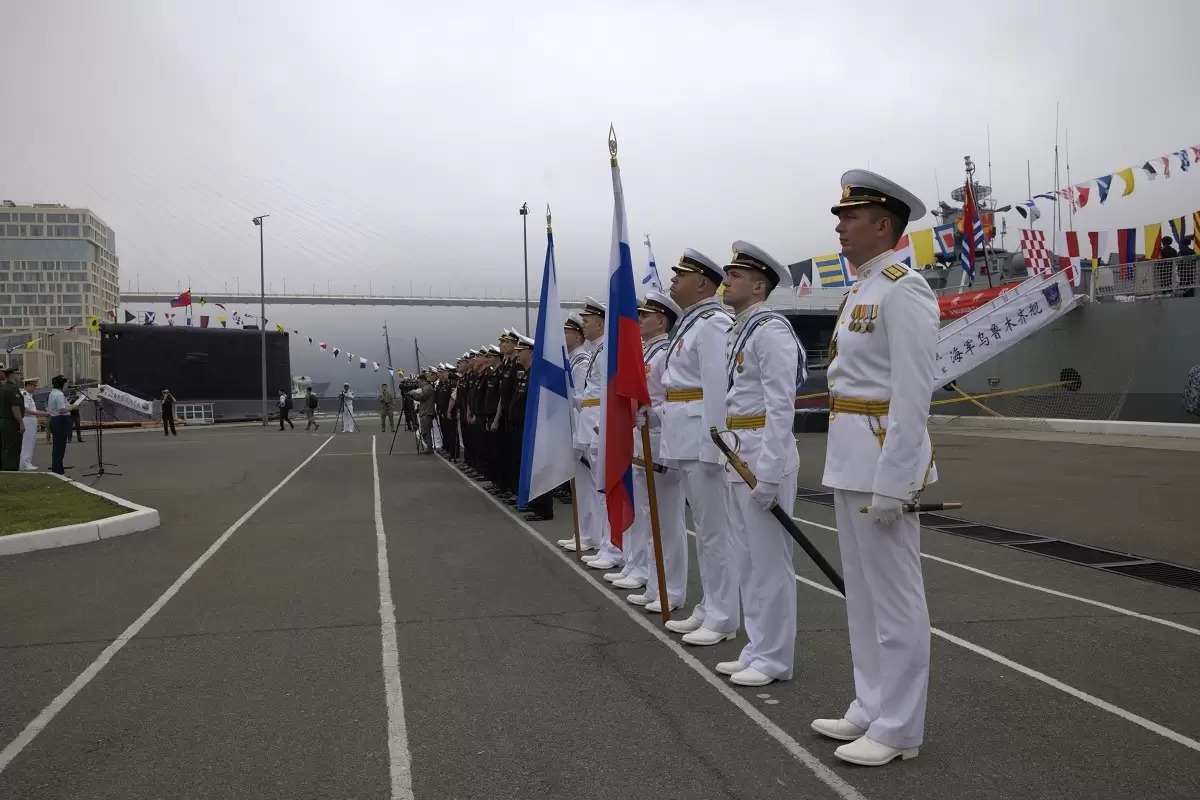 رەسەي مەن قىتاي بىرلەسكەن اسكەري تەڭىز جاتتىعۋىن باستادى