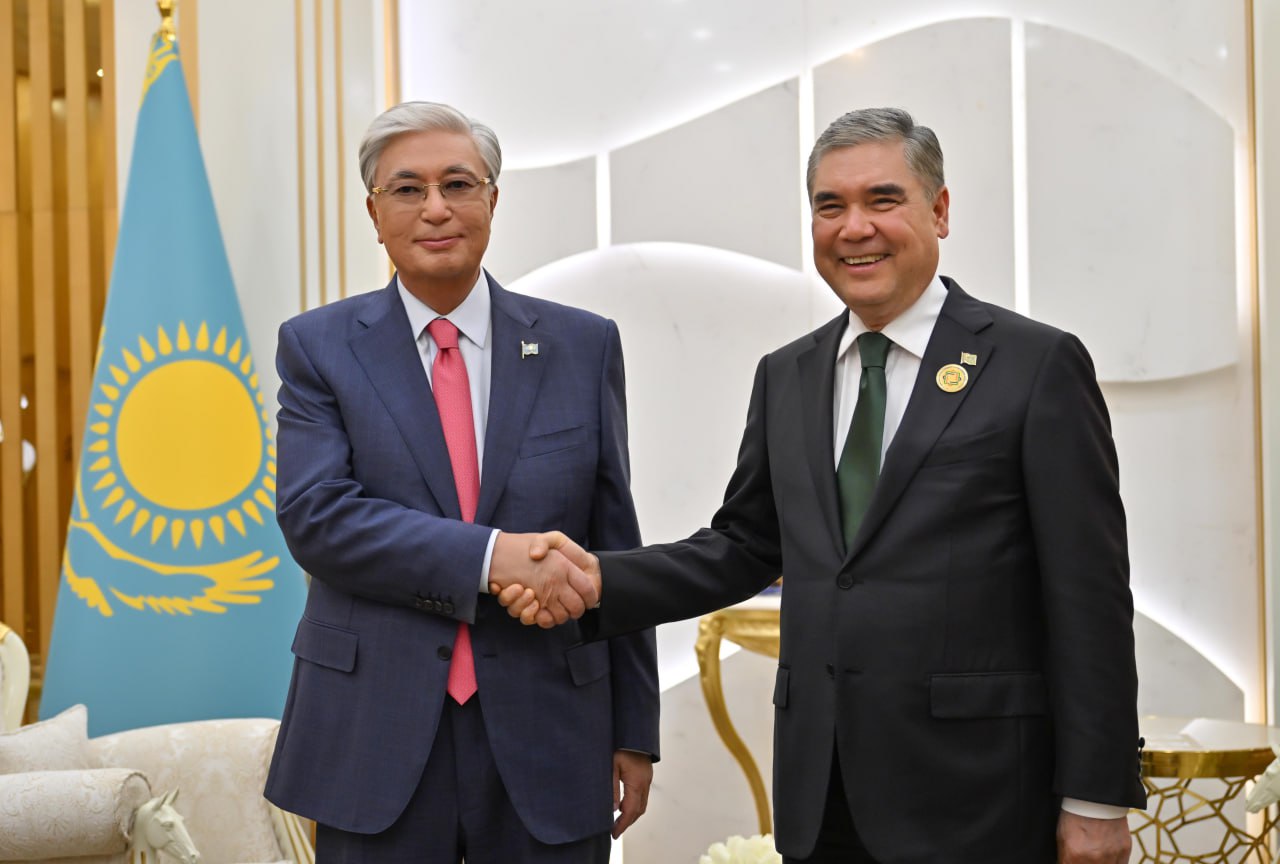 اۋەجايدا قاسىم-جومارت توقاەۆ پەن گۋربانگۋلى بەردىمۇحامەدوۆ از-كەم اڭگىمەلەستى