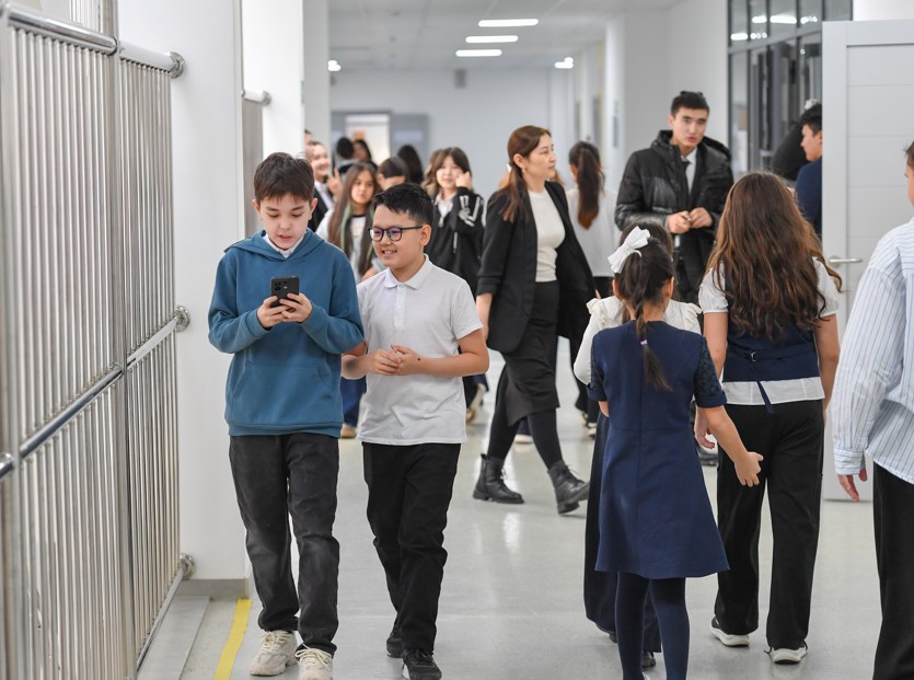 زاماناۋي مەكتەپتەر بوي كوتەرەدى