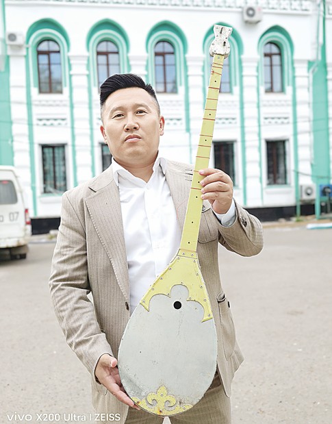 قوقىستان تابىلعان تەمىر دومبىرا