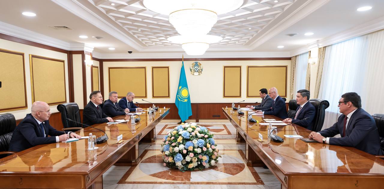 ولجاس بەكتەنوۆ «روساتوم» باس ديرەكتورى الەكسەي ليحاچيوۆپەن كەزدەستى