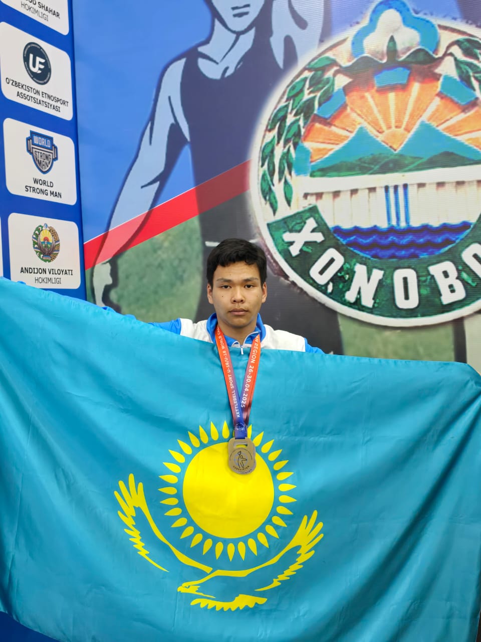 بوز كىلەمدى باعىندىرعان بوزبالا