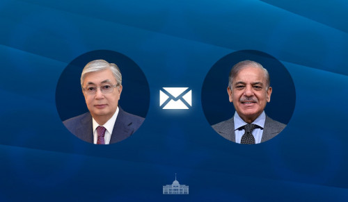 پرەزيدەنت پاكىستان پرەمەر-ءمينيسترىن قۇتتىقتادى