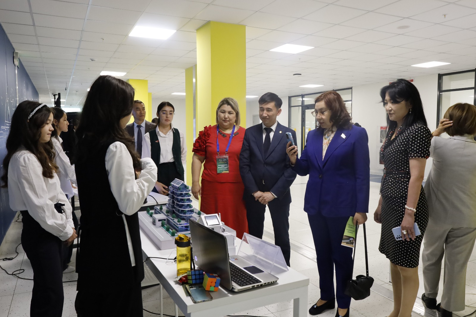 ادال ازامات تاربيەلەۋ مىندەتى