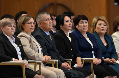 پرەزيدەنت جازاتايىم جاعداي ءۇشىن مۇعالىمدى جازالاماۋعا شاقىردى