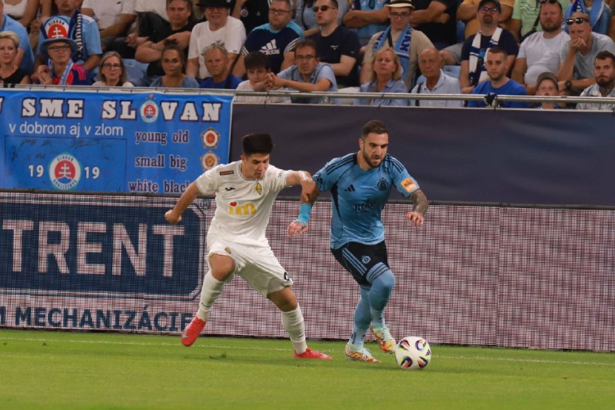 جارىستار كۇندەلىگى: فۋتبول