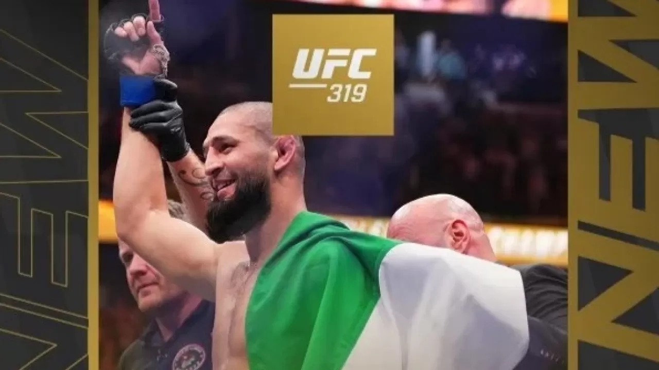 حامزات چيماەۆ UFC چەمپيونى اتاندى