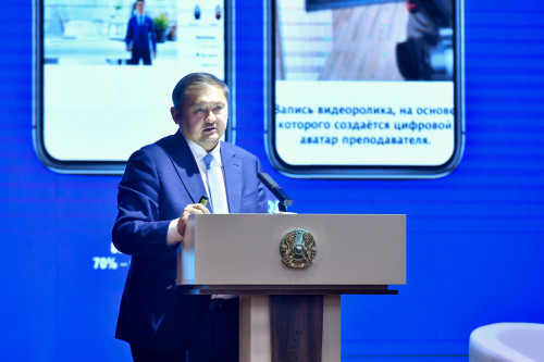 ساياسات نۇربەك الماتى تۇرعىندارىمەن كەزدەستى