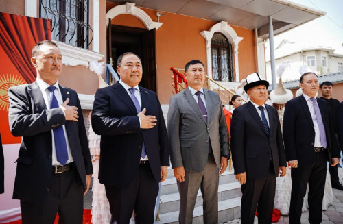 وش قالاسىندا قازاقستاننىڭ باس كونسۋلدىعى رەسمي تۇردە اشىلدى